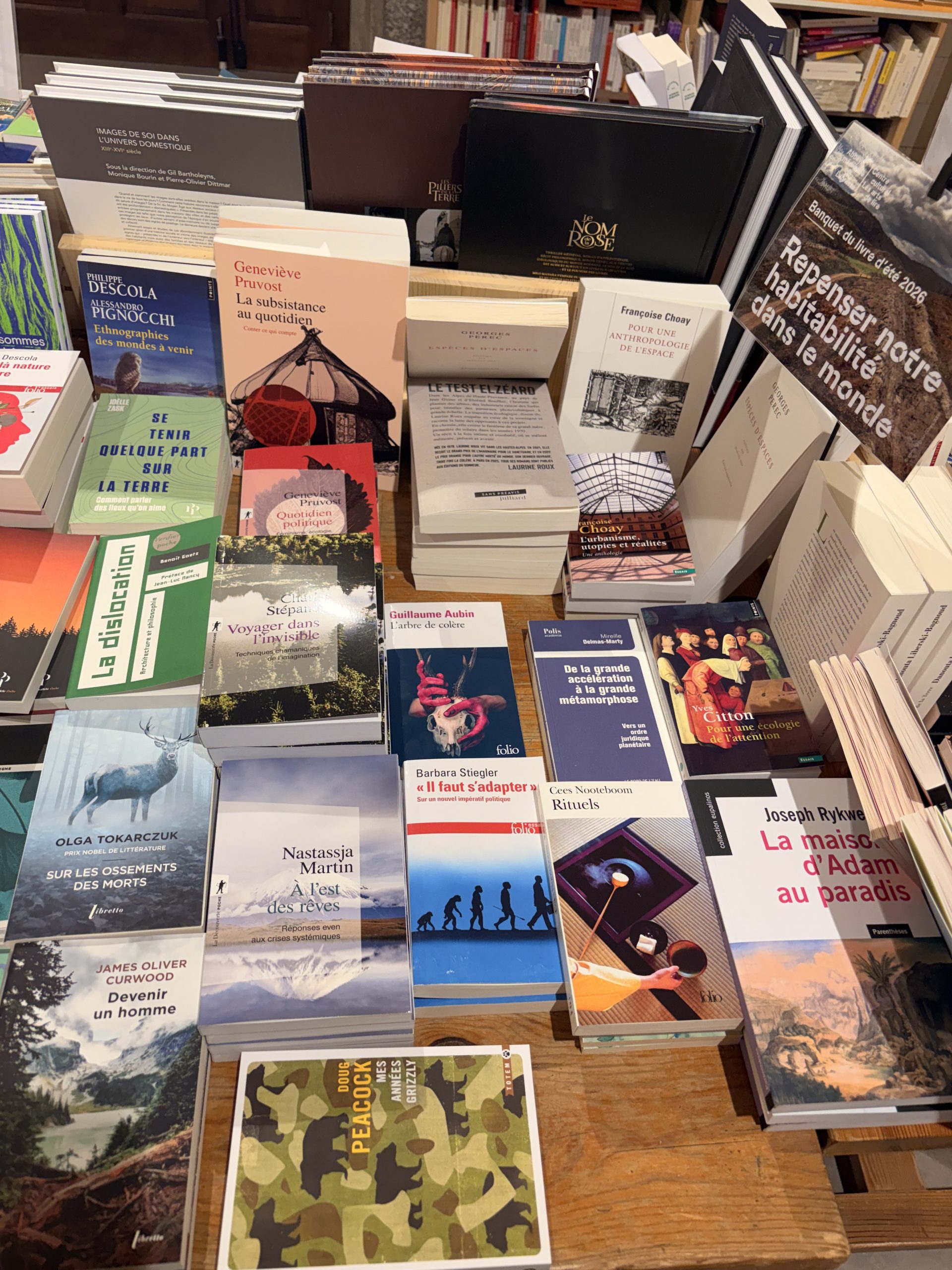 Sélection de la librairie Les arts de lire - Repenser notre habitabilité dans le monde